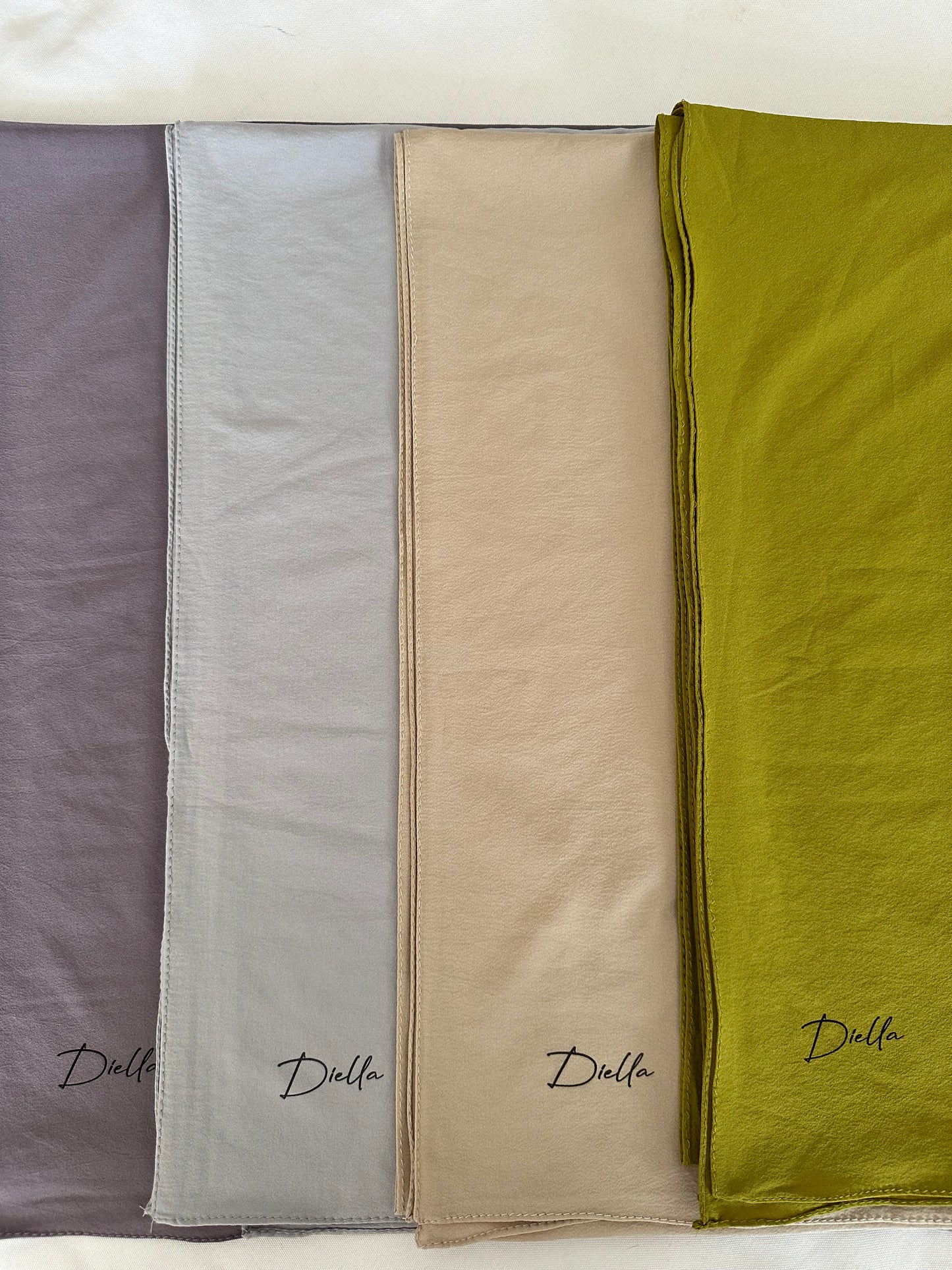 Hijab Air Plume