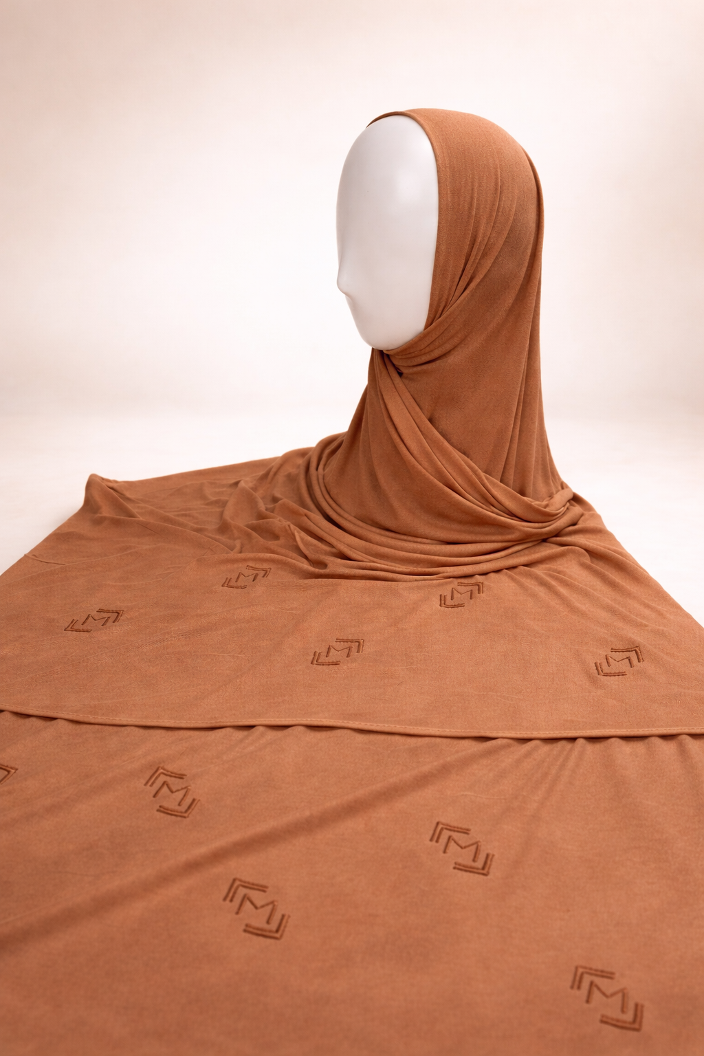 Hijab Jersey Premium – Broderie M haute qualité