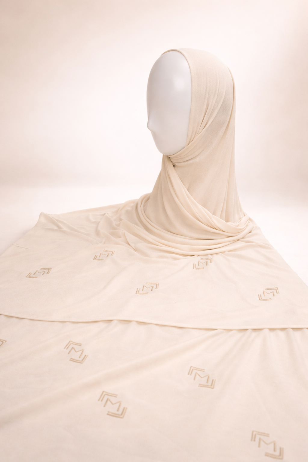 Hijab Jersey Premium – Broderie M haute qualité