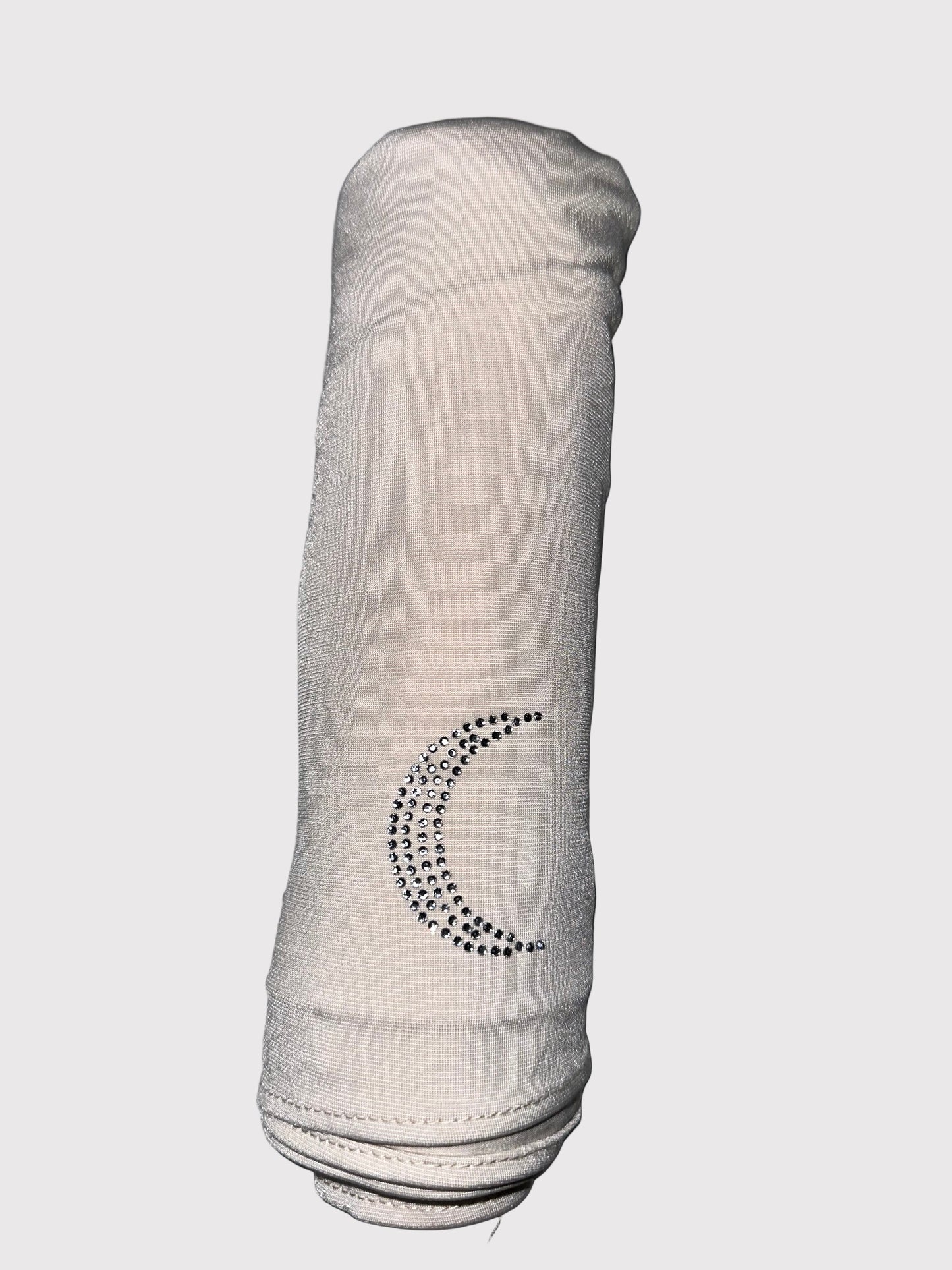 🌙 Hijab Signature – “Voile de Lune”